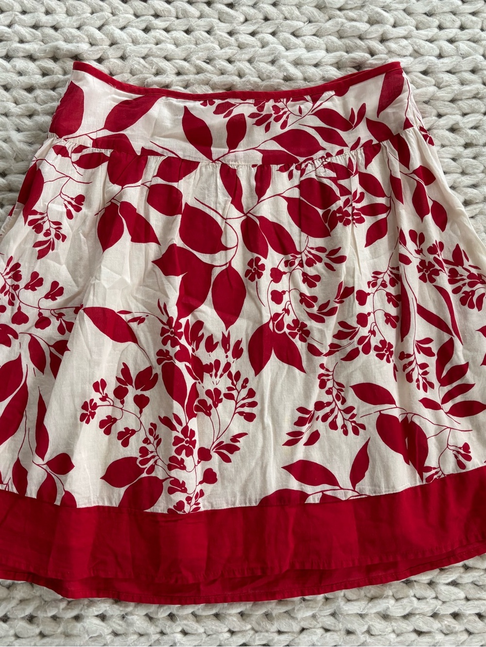 Y2K Vintage Forever 21 Red and Cream Floral Skater Skirt